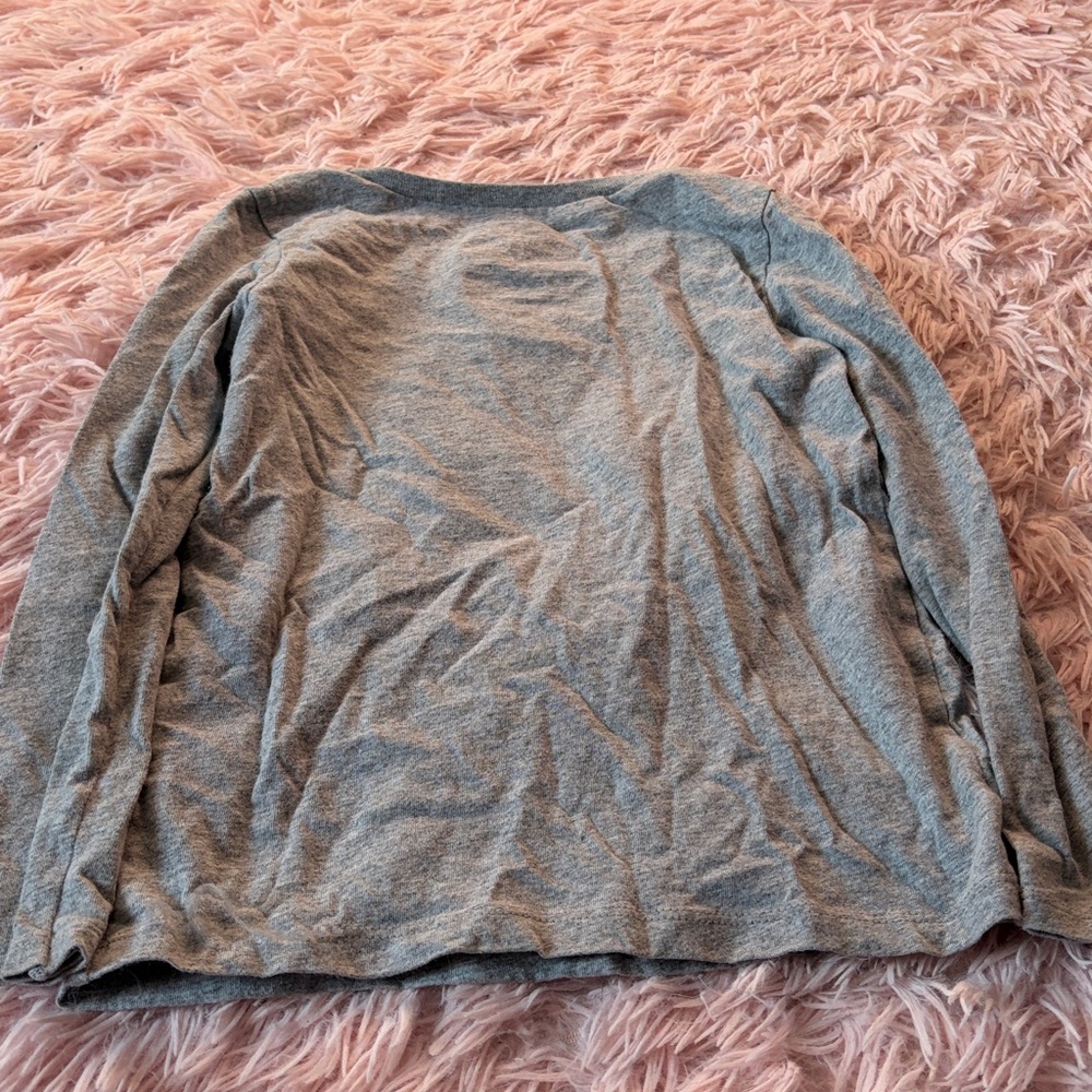 Bundle of long sleeve tees - Picture 13 of 14